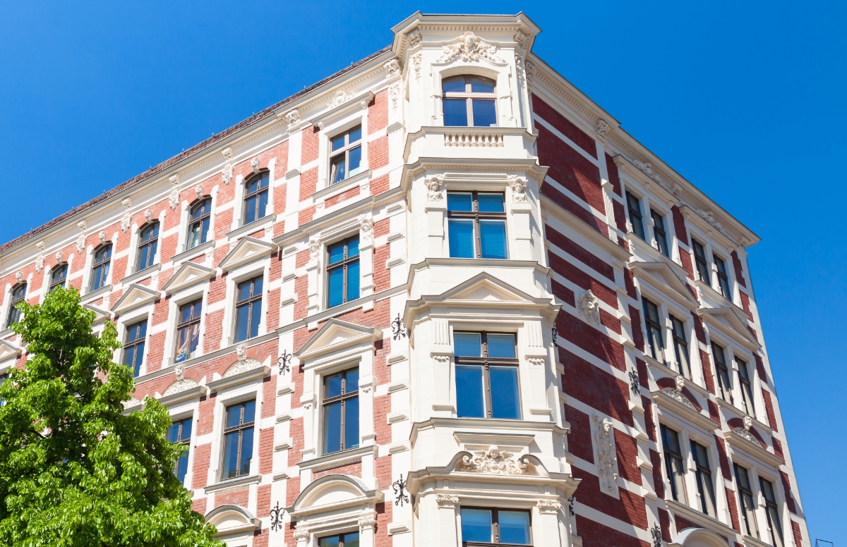 Altbau mit klassischer Klinkerfassade